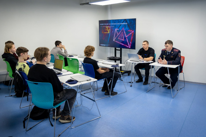 Группа Fesco обучает кибербезопасности школьников Владивостока