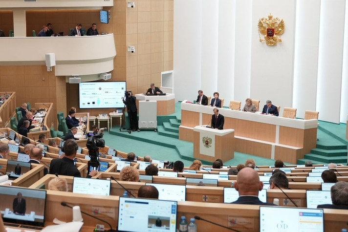 Денис Мантуров рассказал о планах строительства СПК, электрических речных судов и круизных катамаранов