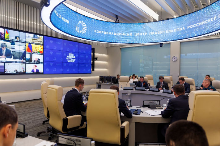 Продолжаются работы по ликвидации последствий крушения танкеров 'Волгонефть' в Керченском проливе