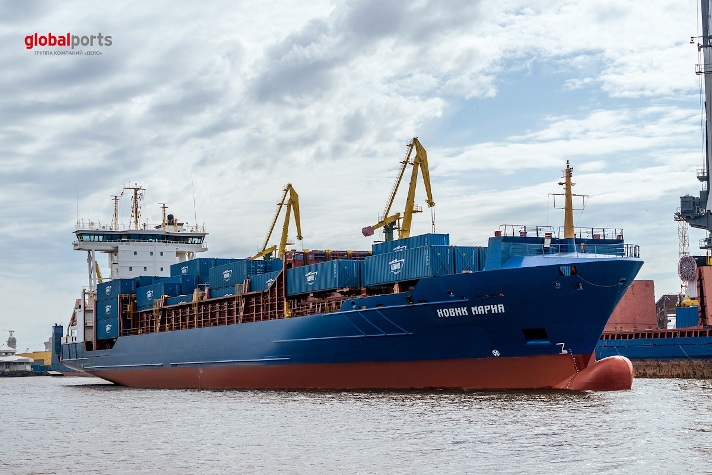 'Петролеспорт' начал обслуживать новый контейнерный сервис между Петербургом и Калининградом