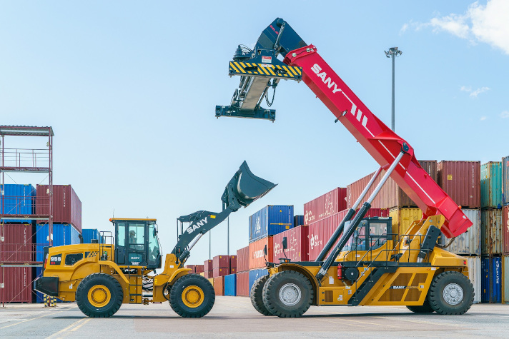 Холдинг Global Ports усилил парк техники терминала 'Янино' в Ленобласти