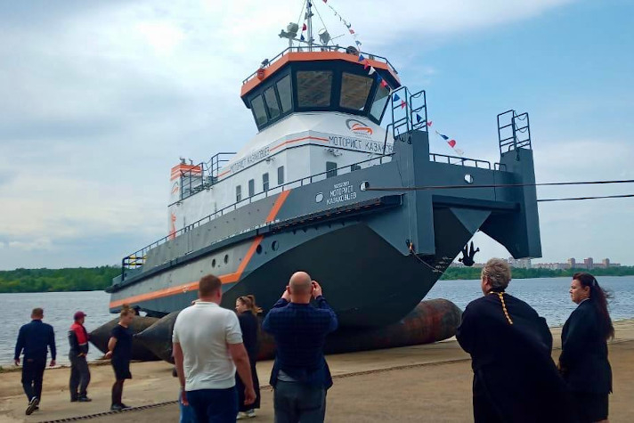 Состоялся спуск на воду буксира 'Моторист Казаковцев'