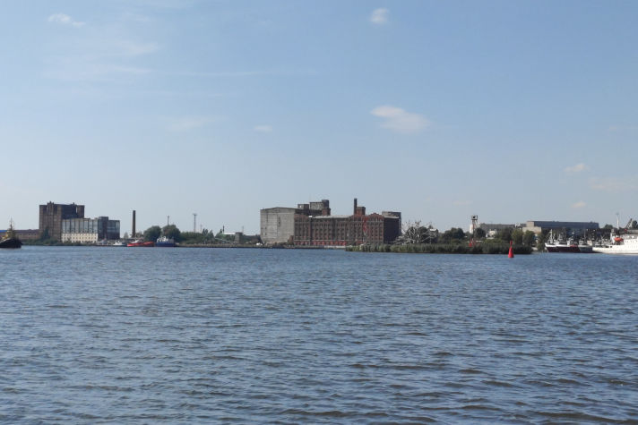 Территория судостроительного завода 'Балтика' исключена из границ порта Калининград