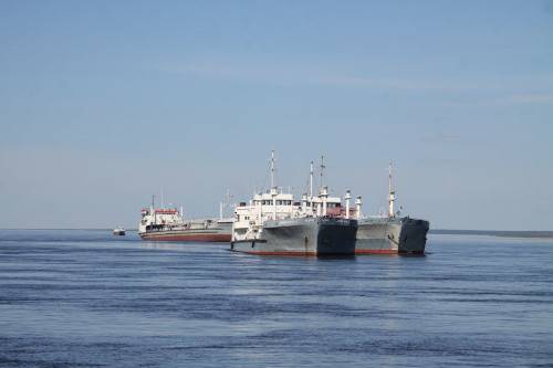 Речники ЛОРП планируют завезти в Арктику 460 тыс. тонн грузов