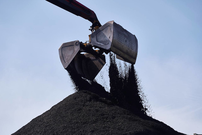 Терминал 'Малый порт' ввёл в эксплуатацию два новых грейфера отечественного производства