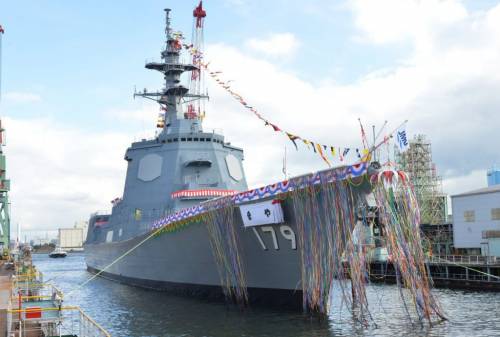 В Японии спустили на воду новейший эсминец