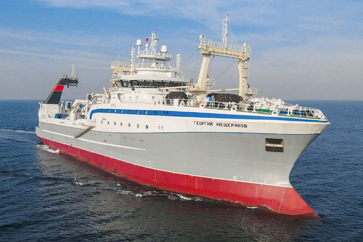 Портал Baird Maritime признал траулер 'Георгий Мещеряков' лучшим промысловым судном 2022 года