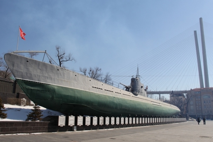 Ко Дню моряка-подводника во Владивостоке открылась уникальная выставка на подлодке 'С-56'