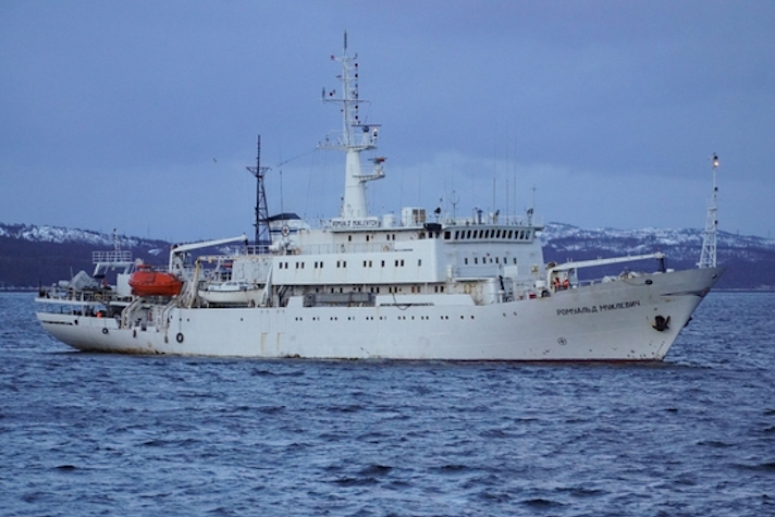 Гидрографическое судно 'Ромуальд Муклевич' вернулось из арктического похода