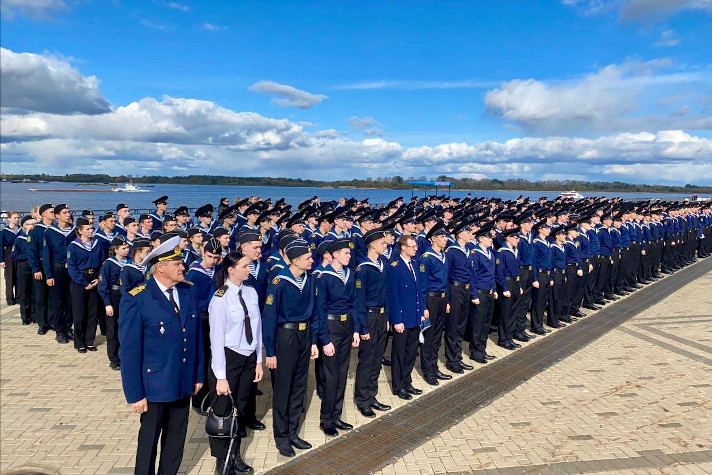 Будущие моряки и речники принесли торжественную клятву