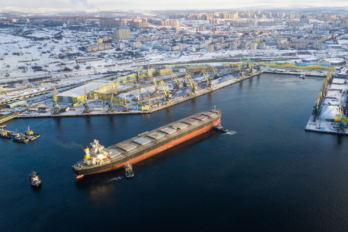 Мурманский морской торговый порт нарастил скорость погрузки крупнотоннажных балкеров