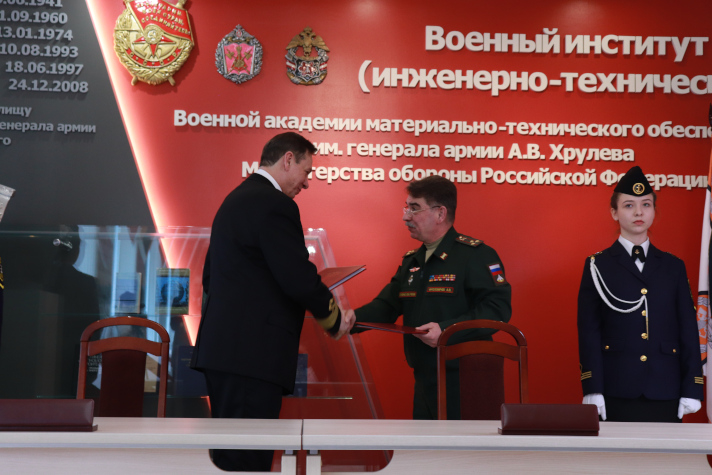 'Макаровка' впервые заключила соглашение о сотрудничестве с военным вузом
