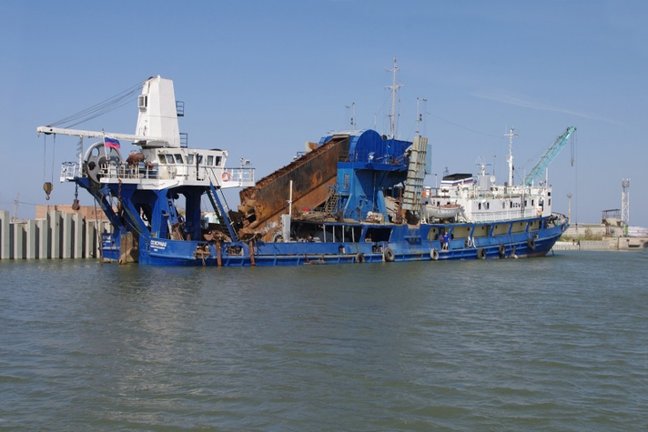 Возобновлены ремонтные дноуглубительные работы в морском порту Темрюк