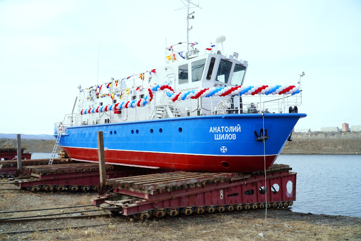 В Красноярске спустили на воду промерное судно 'Анатолий Шилов'