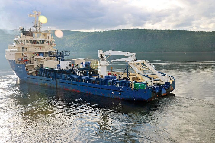 В Амдерме началось тестовое подключение к подводной линии связи 'Полярный экспресс'
