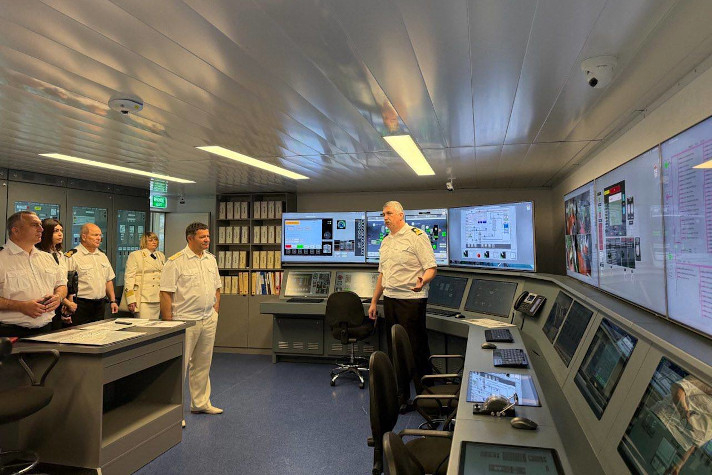 Руководитель Росморречфлота оценил тренажерный комплекс 'Ушаковки'