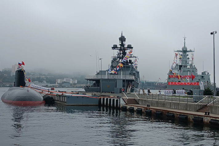 Во Владивосток прибыл отряд кораблей из Китая