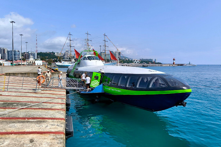 Судно на подводных крыльях 'Космонавт Павел Попович' выполнило тестовый рейс в Абхазию