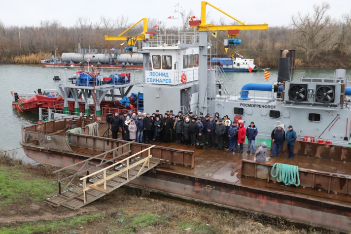 Состоялся спуск на воду земснаряда 'Леонид Свинарев'