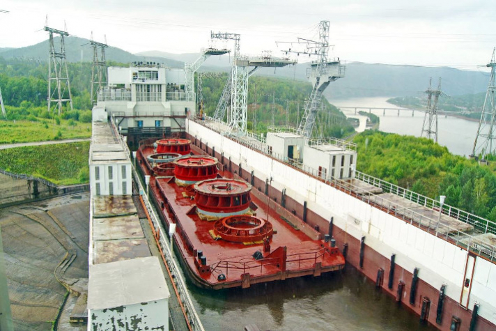 На Енисее проводится реконструкция Красноярского судоподъёмника