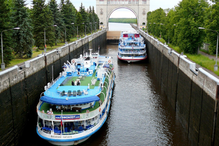 Пассажирские перевозки на внутренних водных путях РФ выросли на 7%