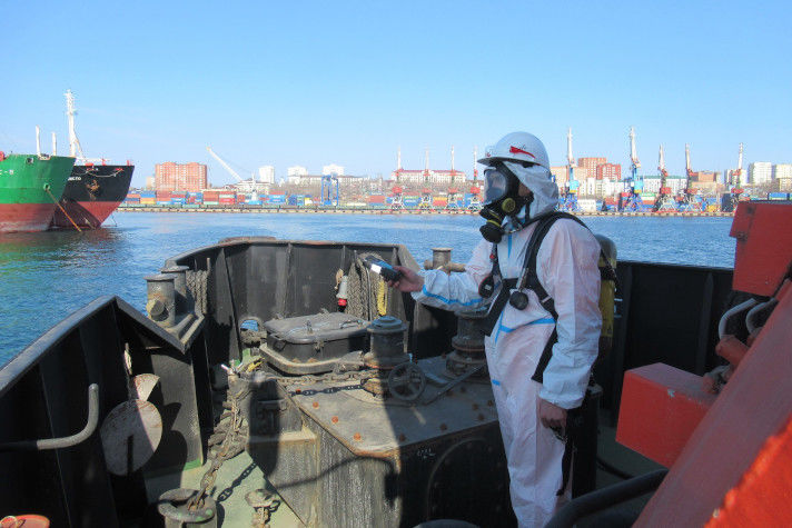 В порту Владивосток ликвидировали условный разлив нефтепродуктов