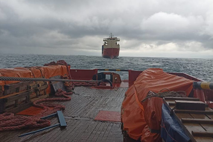 Спасатель 'Меркурий' завершил буксировку аварийного теплохода в порт Новороссийск