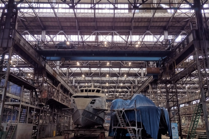 На Хабаровском судостроительном заводе модернизируют осветительное оборудование