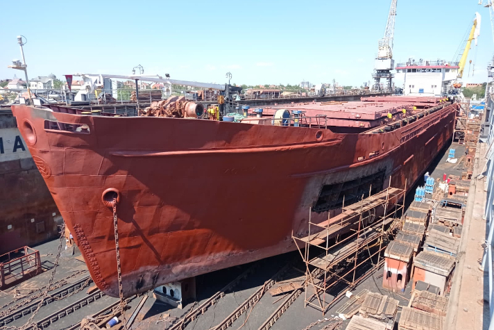 'Астраханское судостроительное производственное объединение' завершает ремонт сухогруза 'Йорк'