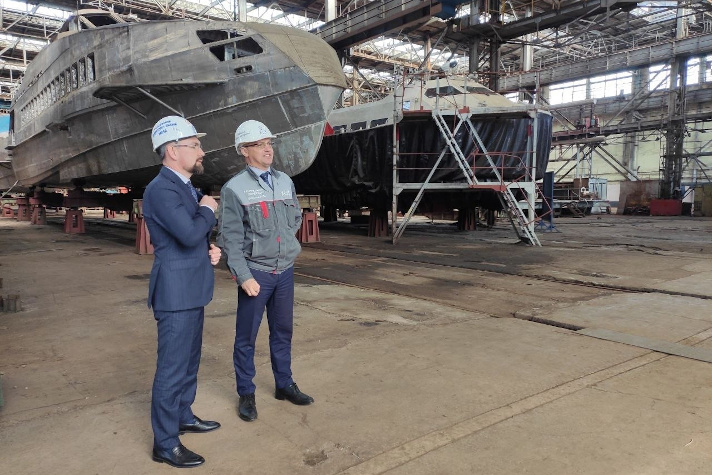 Замглавы Минвостокразвития посетил Хабаровский судостроительный завод