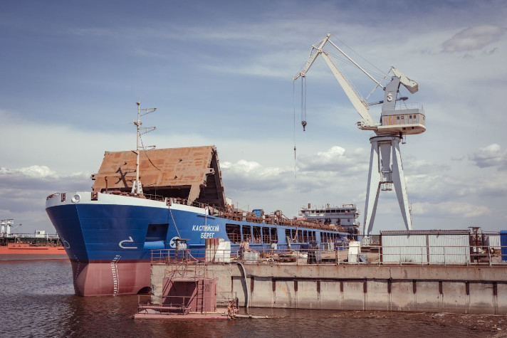 Стартовали швартовные испытания сухогруза 'Каспийский берег'