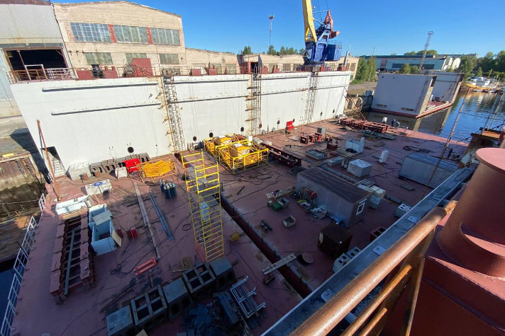 Проведено освидетельствование очередного блока нового плавучего дока для 'Красной Кузницы'