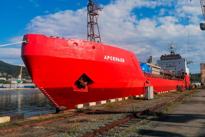 'Приморский завод' завершил докование танкера 'Арсеньев'