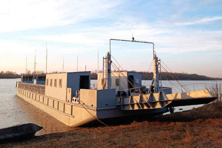 Завершено строительство двух несамоходных грузопассажирских паромов проекта ТМТ.250-03