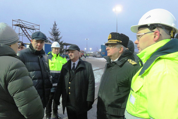 Губернатор Калининградской области посетил паромный комплекс в Усть-Луге