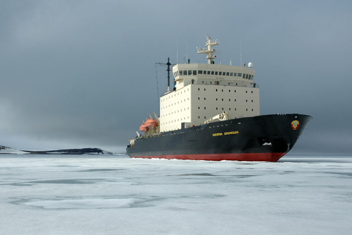 Ледокол 'Капитан Драницын' будет действовать в акватории Белого моря