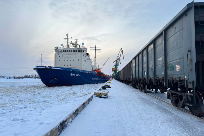 Руководитель 'Росморпорта' осмотрел объекты инфраструктуры в морском порту Архангельск