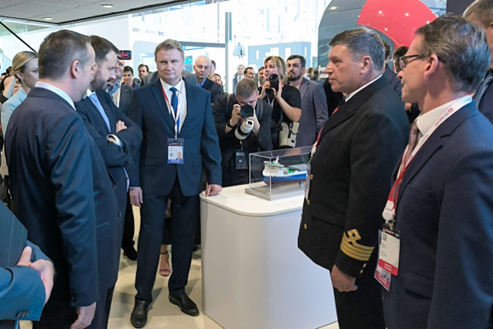 Руководители Минтранса и Минпромторга ознакомились с работой автономных паромов 'Росморпорта'