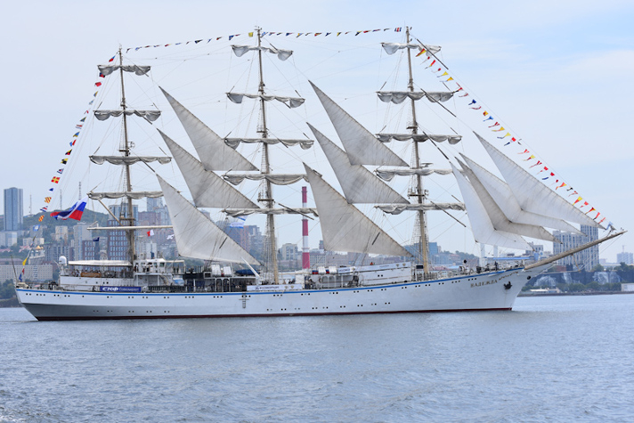 Учебный парусник 'Надежда' прошёл более 11 тысяч морских миль в навигацию 2025 года