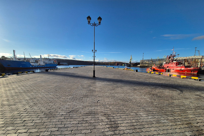 В морском порту Мурманск завершён капитальный ремонт пирса дальних линий