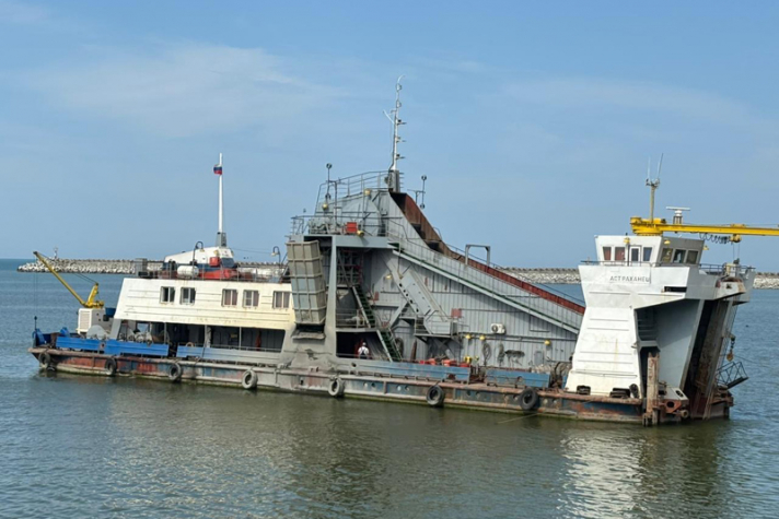 Земснаряд 'Астраханец' пополнил флот Махачкалинского филиала 'Росморпорта'