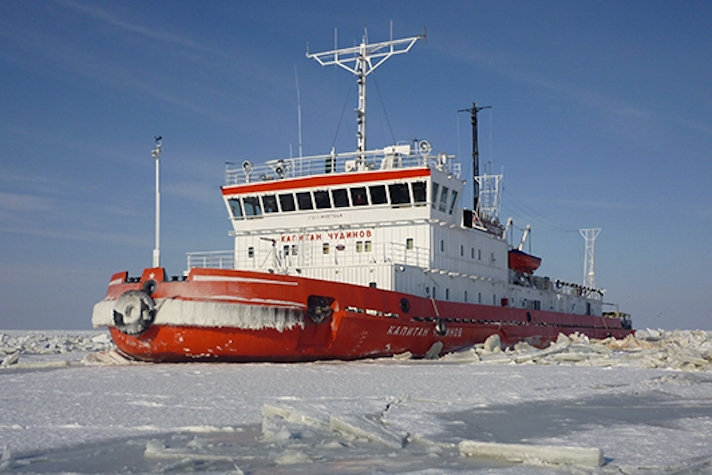 Завершается подготовка ледоколов к работе в морском порту Ейск