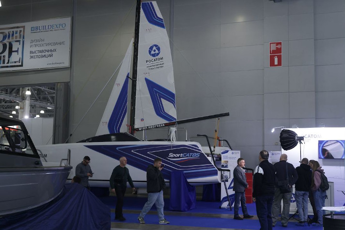 'Росатом' представил спортивно-туристический катамаран из композитов