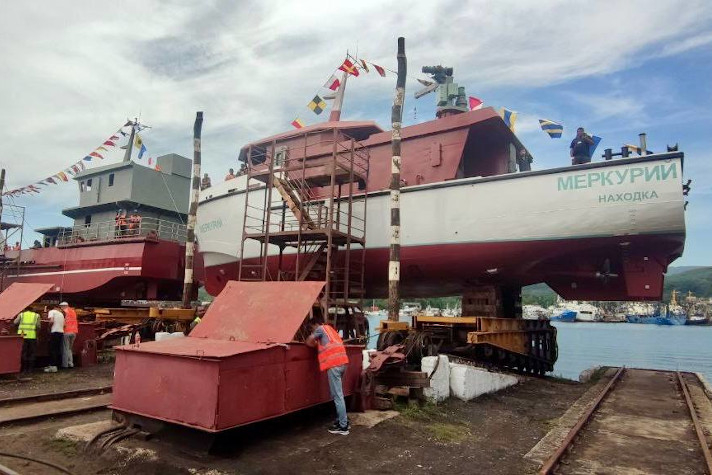 На Ливадийском ремонтно-судостроительном заводе спущены на воду два судна