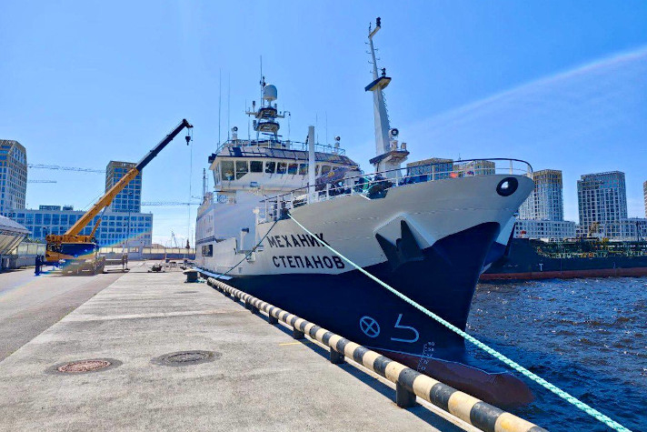 РС выдал комплект классификационных документов на судно для добычи краба 'Механик Степанов'