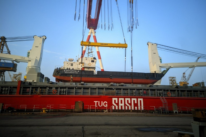 Судно 'Sasco Алдан' вернулось с докового ремонта в Китае