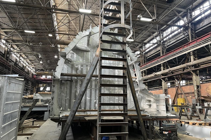 Продолжается сборка корпуса скоростного пассажирского катамарана проекта HSC200 для Приморского края