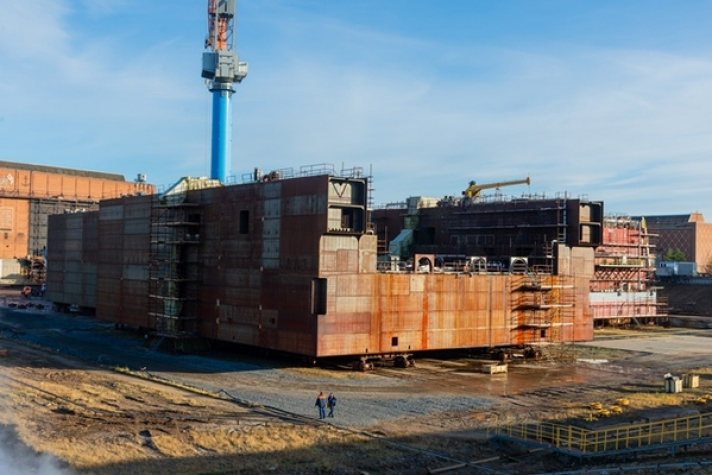 На 'Севмаше' изготовлен блок кормовой части нового плавдока 'Сухона'