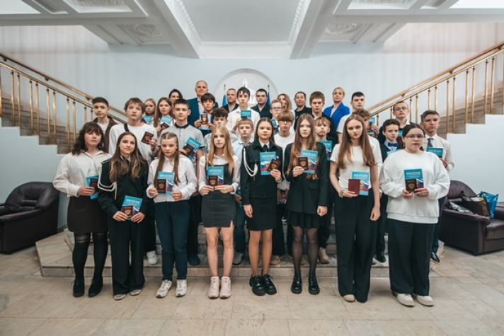 Детям работников предприятия ОСК 'Севмаш' вручили паспорта