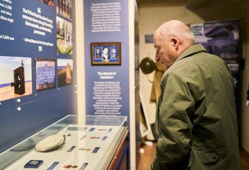 Выставка, посвященная 80-летию Северных конвоев, открылась в Ливерпуле